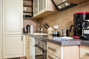 Kuchnia lub aneks kuchenny w obiekcie Chalet Schmittenbach - Pinzgau Holidays