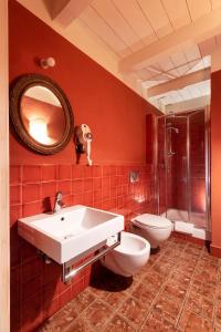 Koupelna v ubytování Castello Di San Sebastiano Po