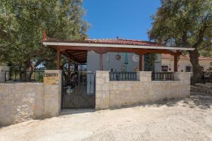 The building in which the holiday home is located