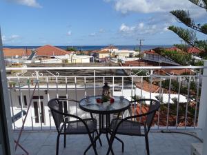Uma varanda ou terraço em Chryssa Studios