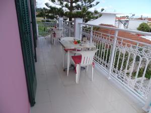 Uma varanda ou terraço em Chryssa Studios