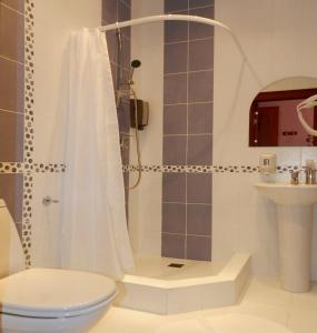 A bathroom at Guest House na Slobodskoy