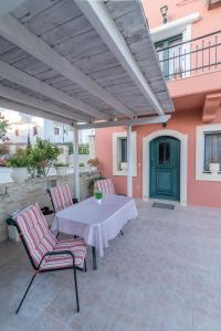 Fotografie z fotogalerie ubytování Vrisanos v destinaci Pitsidia