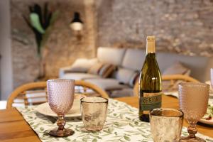 Nápoje v ubytovaní Bravissimo Plaça del Vi, Design Penthouse