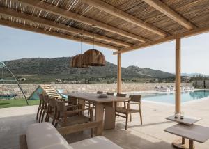 Foto dalla galleria di Ayali Villa I, a divine luxury homestay, By ThinkVilla ad Akhladhés