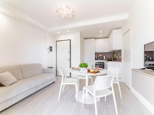 Nhà bếp/bếp nhỏ tại Michelangelo with swimming pool and terrace +9 ảnh