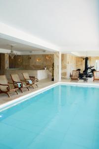 Basen w obiekcie Huge Golf and Spa Mansion 8 min from Puerto Banus lub w pobliżu
