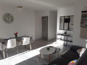 Gallery image of La maison de Manon, 4-5personnes, 75m2, centre village, jardin et wifi in Maussane-les-Alpilles