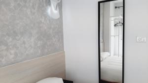 Ένα μπάνιο στο Hostal Lucia by gaiarooms +45 φωτογραφίες