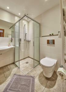 Kúpeľňa v ubytovaní Hochwart Apartment - in der Nähe der Liftstation Schönleiten