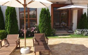 A garden outside Cascadas Ravda - Gorgeous 2 bedrooms family apartment