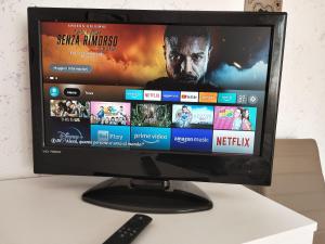 TV a/nebo společenská místnost v ubytování Yellow Submarine Freeparking petfriendly