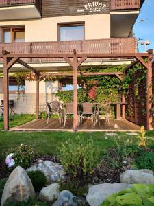 Vonkajšia záhrada v ubytovaní Apartment Harrachov - Riesengebirge 2400