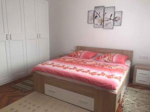 Ένα ή περισσότερα κρεβάτια σε δωμάτιο στο Apartment Balatonbereny 9