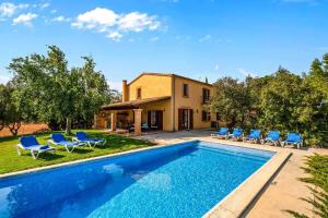 Bazén v ubytování Finca Vista Alegre nebo v jeho okolí