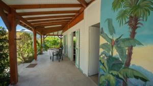 Κήπος έξω από το KALINAGO - Les Villas KIKKO