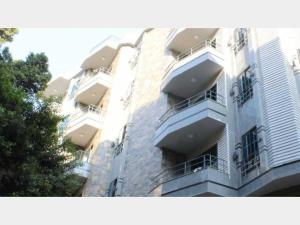 Το κτήριο όπου στεγάζεται  το διαμέρισμα