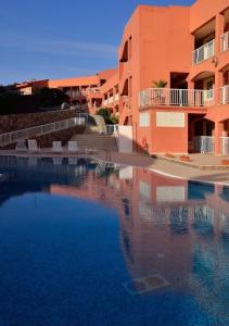 Hồ bơi trong/gần Golden