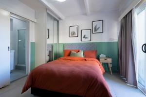 Manly Waves Studios & Apartments客房内的一张或多张床位