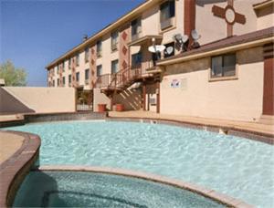 Gallery image of Super 8 by Wyndham Carlsbad in Carlsbad