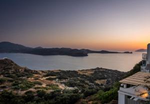 Gallery image of Melisses Sea View House in Plaka Milou