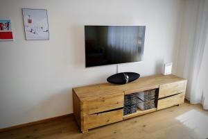 TV a/nebo společenská místnost v ubytování Residence A
