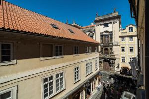 Foto da galeria de Newly renovated 1-bed apartment at Charles Bridge em Praga