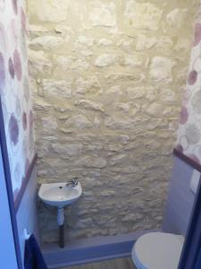 Koupelna v ubytování Lalot gîte
