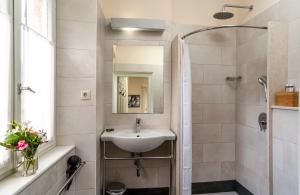 Ванна кімната в Villa Kefalomandouko