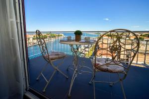 Ein Balkon oder eine Terrasse in der Unterkunft Aurora & Tramonto