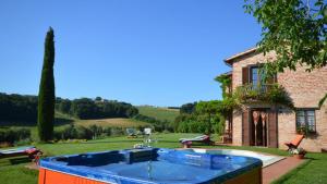 The swimming pool at or close to CASETTA SELVELLA 4&1, Emma Villas