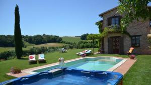 The swimming pool at or close to CASETTA SELVELLA 4&1, Emma Villas