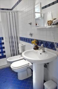 Kúpeľňa v ubytovaní Favignana Casa Vacanza Orsola