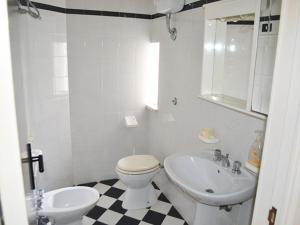 Ένα μπάνιο στο Casavacanza vicino la spiaggia Ll71