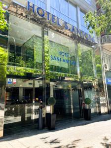 a building with a hotel saint amilion sign on it at SM Hotel Sant Antoni in Barcelona