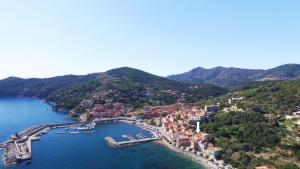 Naturlandskabet i nærheden af lejligheden + 20 billeder