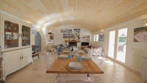 Foto da galeria de WHITE STONE HOUSE 6&1, Emma Villas em Ostuni