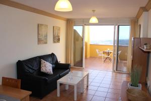 Photo de la galerie de l'établissement Holiday home with a Serene Ocean and Mountain View, à Adeje