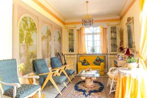 A seating area at Alexander's Home