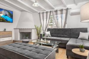 Posedenie v ubytovaní Dennis City Center Elegant Apartment (2)