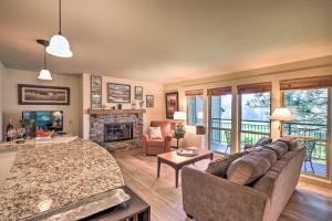 Gallery image of Bend Condo with Deck, Resort-Style Amenities and Views! in Bend