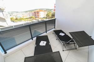 Balkón nebo terasa v ubytování Luxury apartment with swimming pool Ana