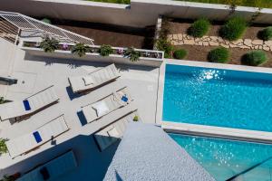 Bazén v ubytovaní Villa Garden Rose alebo v jeho blízkosti