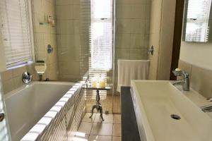 Gallery image of Immaculate 3 Bedroom Apartment Available In Durban Musgrave Area. in Durban