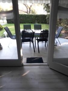 Patio alebo iná vonkajšia časť ubytovania Kinga