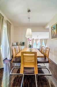Posezení v ubytování Family-Villa Captains House, schöner großer Pool und riesiger Garten