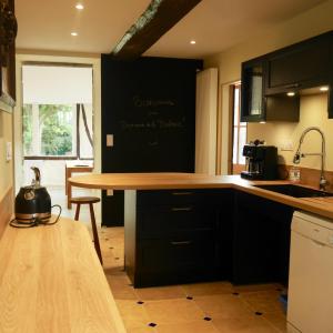 Kuchyň nebo kuchyňský kout v ubytování Domaine de la Boderie + 64 fotografií