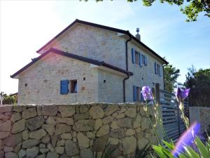 Budova, v ktorej sa vila nachádza