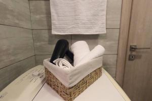 A bathroom at Gianna's Villa Gialova