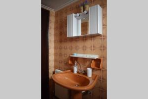 A bathroom at Magnificent sea view,clean and bright apartments